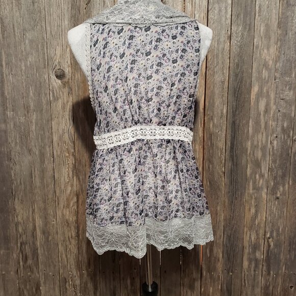 A'reve L Women' Vest Kimono top Gray Floral Lace Crochet Boho Cottage Flowy - Picture 4 of 6